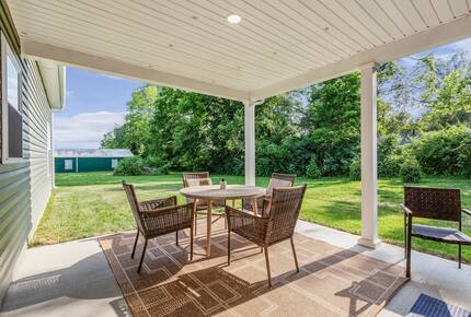 Warm & Welcoming Cottage in the Heart of Horse Country - Simpsonville, Kentucky