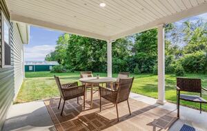 Warm & Welcoming Cottage in the Heart of Horse Country - Simpsonville, Kentucky