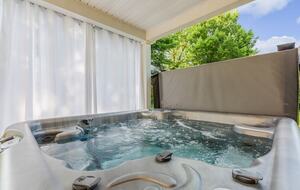 Warm & Welcoming Cottage in the Heart of Horse Country - Simpsonville, Kentucky