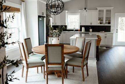 Welcoming Cottage Steps from Local Favorites - Winston-Salem, North Carolina