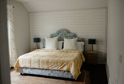 Welcoming Cottage Steps from Local Favorites - Winston-Salem, North Carolina