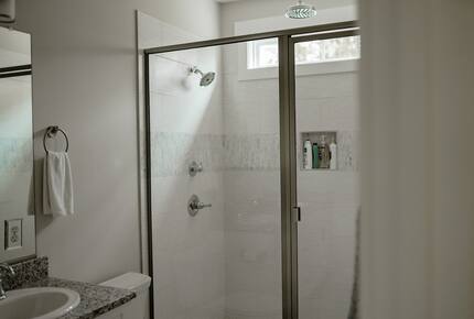 Welcoming Cottage Steps from Local Favorites - Winston-Salem, North Carolina