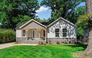 Welcoming Cottage Steps from Local Favorites - Winston-Salem, North Carolina