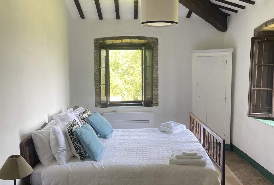 A Refined Umbrian Estate with Vineyards and Olive Groves - Gualdo Cattaneo, Perugia, Italy