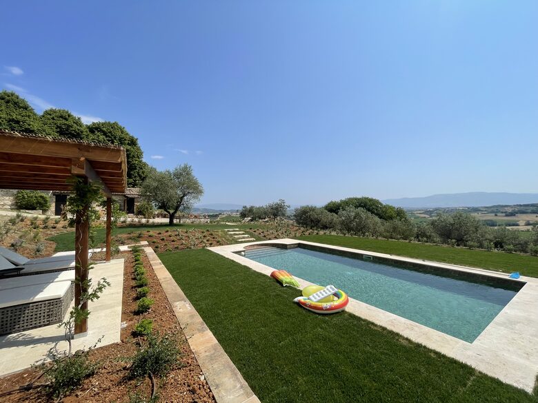 A Refined Umbrian Estate with Vineyards and Olive Groves - Gualdo Cattaneo, Perugia, Italy