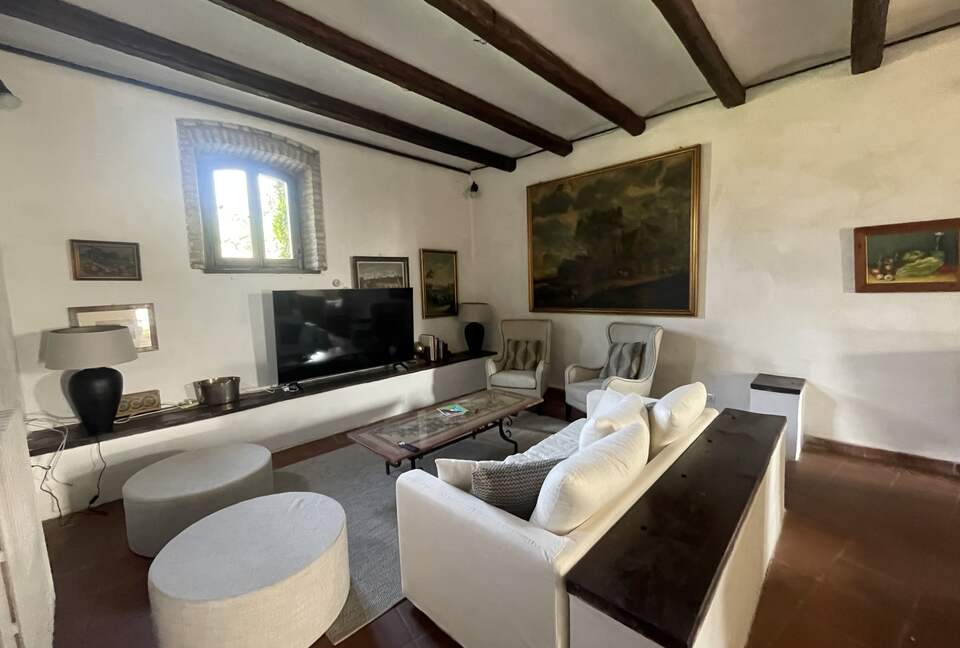 A Refined Umbrian Estate with Vineyards and Olive Groves - Gualdo Cattaneo, Perugia, Italy