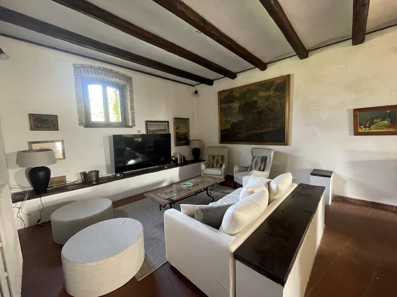 A Refined Umbrian Estate with Vineyards and Olive Groves - Gualdo Cattaneo, Perugia, Italy
