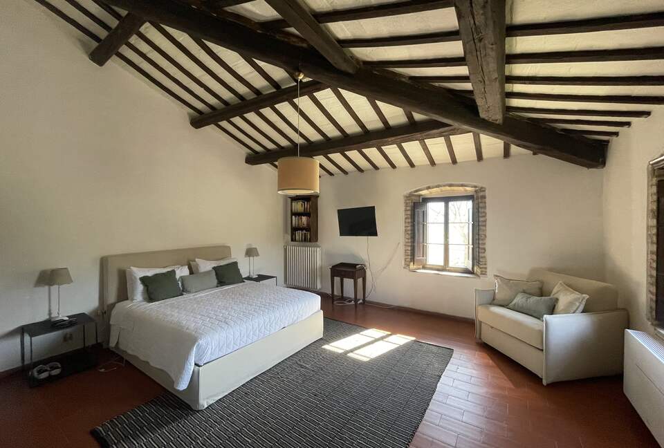 A Refined Umbrian Estate with Vineyards and Olive Groves - Gualdo Cattaneo, Perugia, Italy