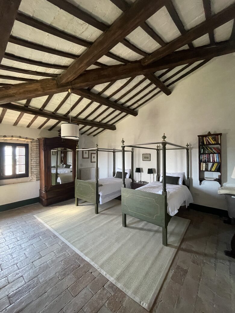 A Refined Umbrian Estate with Vineyards and Olive Groves - Gualdo Cattaneo, Perugia, Italy