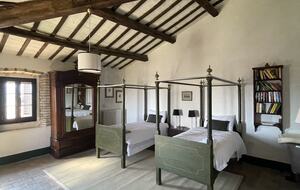 A Refined Umbrian Estate with Vineyards and Olive Groves - Gualdo Cattaneo, Perugia, Italy