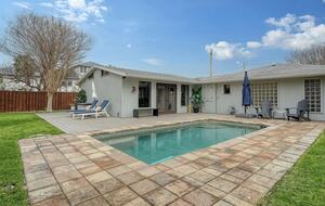 Sophisticated Sarasota Retreat Steps from St. Armands & Lido Beach - Sarasota, Florida