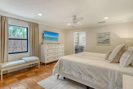 Sophisticated Sarasota Retreat Steps from St. Armands & Lido Beach - Sarasota, Florida