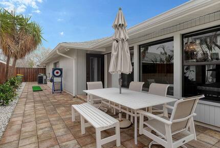 Sophisticated Sarasota Retreat Steps from St. Armands & Lido Beach - Sarasota, Florida