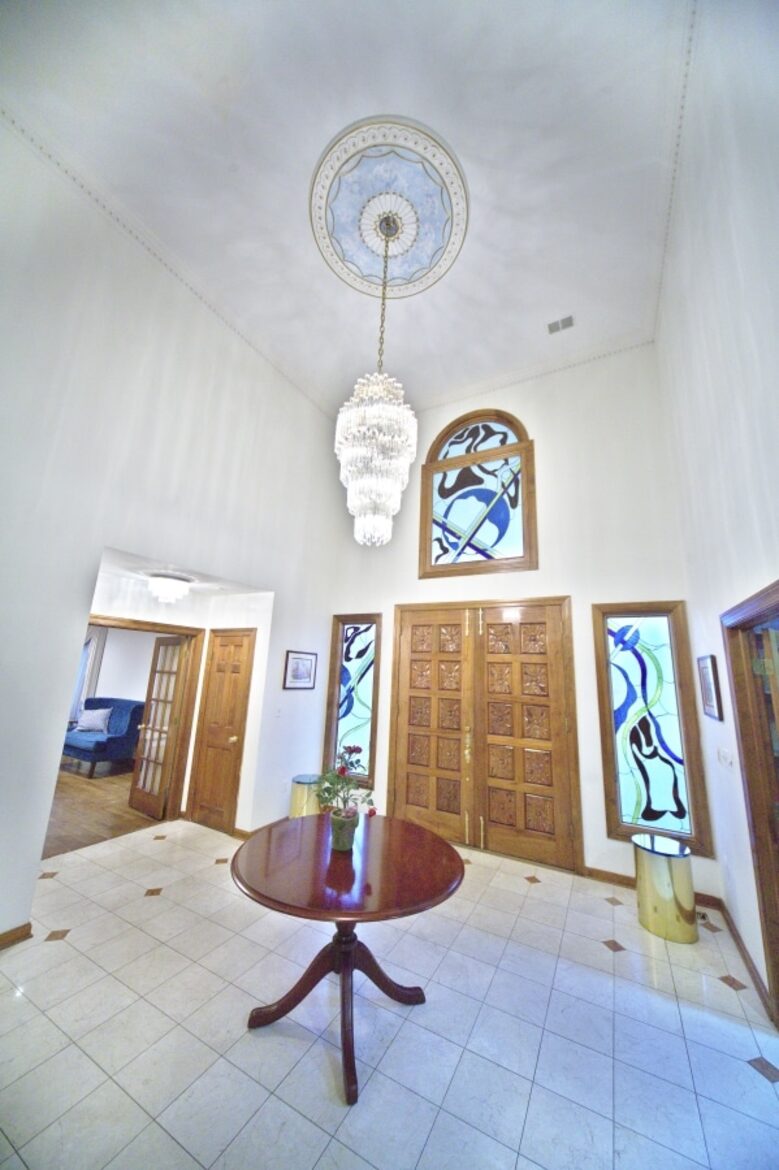 Sophisticated Estate Retreat near Washington, D.C. - Potomac, Maryland