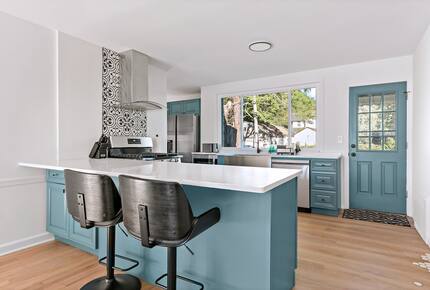 Modern Suburban Haven Near NYC - New Rochelle, New York