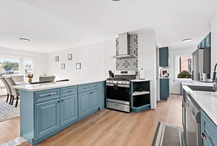 Modern Suburban Haven Near NYC - New Rochelle, New York