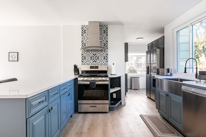 Modern Suburban Haven Near NYC - New Rochelle, New York