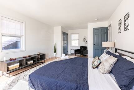 Modern Suburban Haven Near NYC - New Rochelle, New York