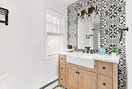Modern Suburban Haven Near NYC - New Rochelle, New York