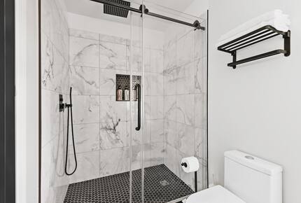 Modern Suburban Haven Near NYC - New Rochelle, New York