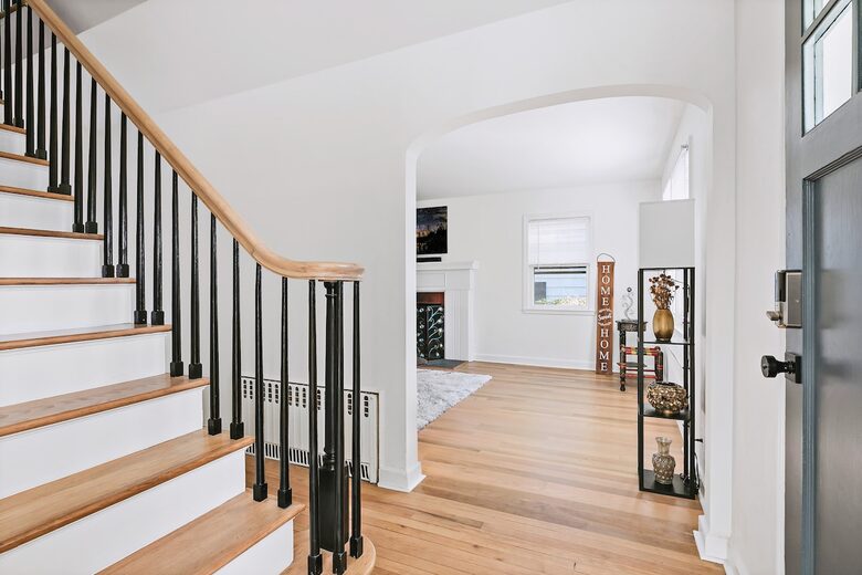 Modern Suburban Haven Near NYC - New Rochelle, New York