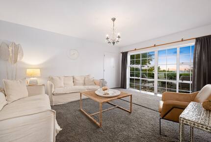 Seaside Elegance in Southland - Riverton / Aparima, New Zealand