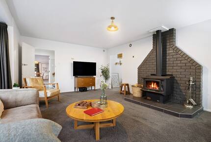 Seaside Elegance in Southland - Riverton / Aparima, New Zealand