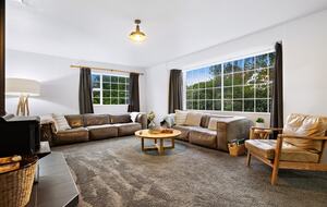 Seaside Elegance in Southland - Riverton / Aparima, New Zealand