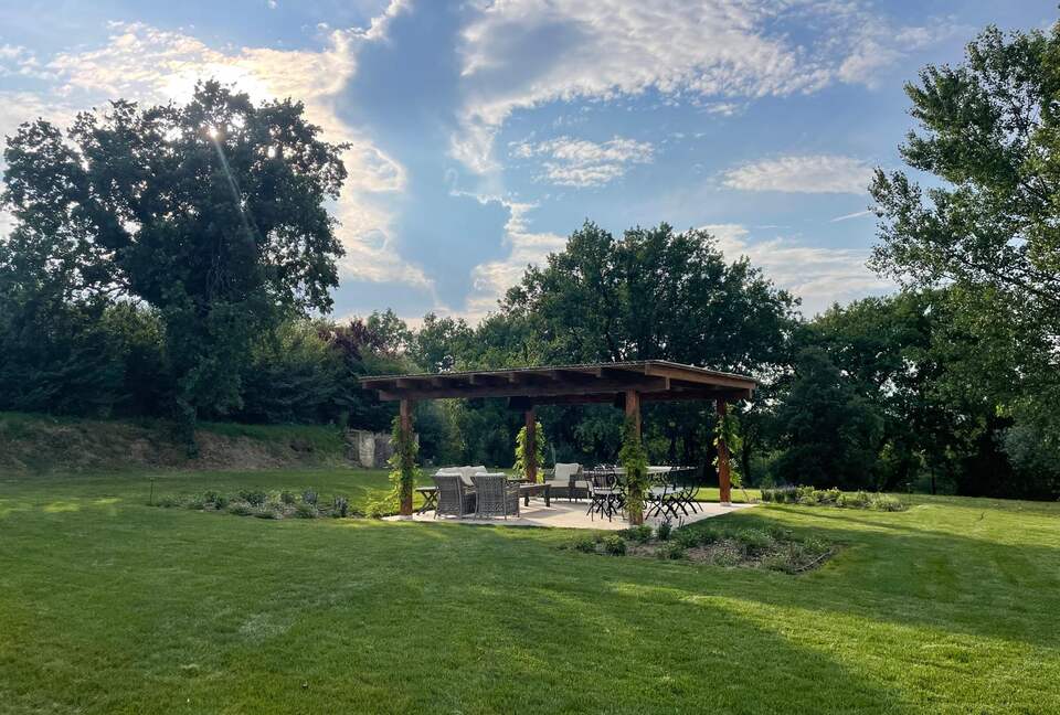 A Refined Umbrian Estate with Vineyards and Olive Groves - Gualdo Cattaneo, Perugia, Italy