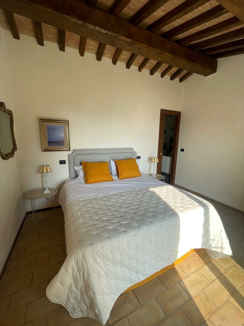 A Refined Umbrian Estate with Vineyards and Olive Groves - Gualdo Cattaneo, Perugia, Italy
