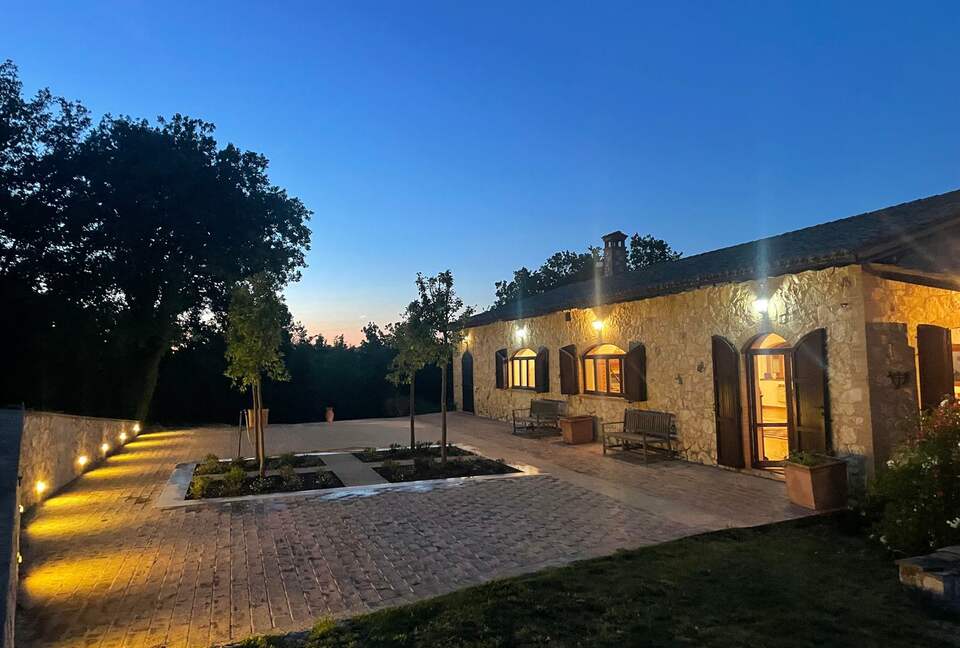 A Refined Umbrian Estate with Vineyards and Olive Groves - Gualdo Cattaneo, Perugia, Italy
