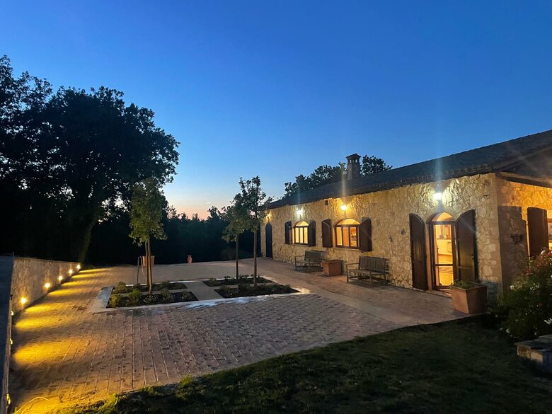 A Refined Umbrian Estate with Vineyards and Olive Groves - Gualdo Cattaneo, Perugia, Italy