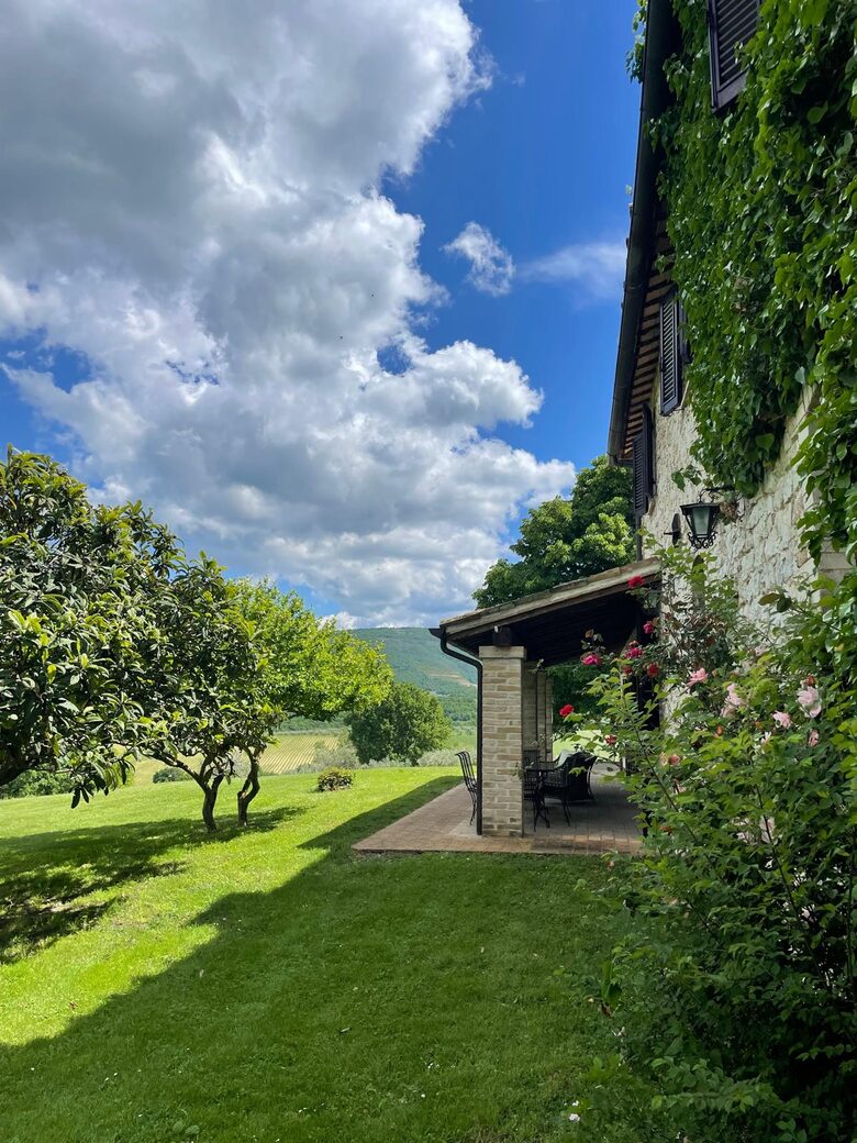 A Refined Umbrian Estate with Vineyards and Olive Groves - Gualdo Cattaneo, Perugia, Italy