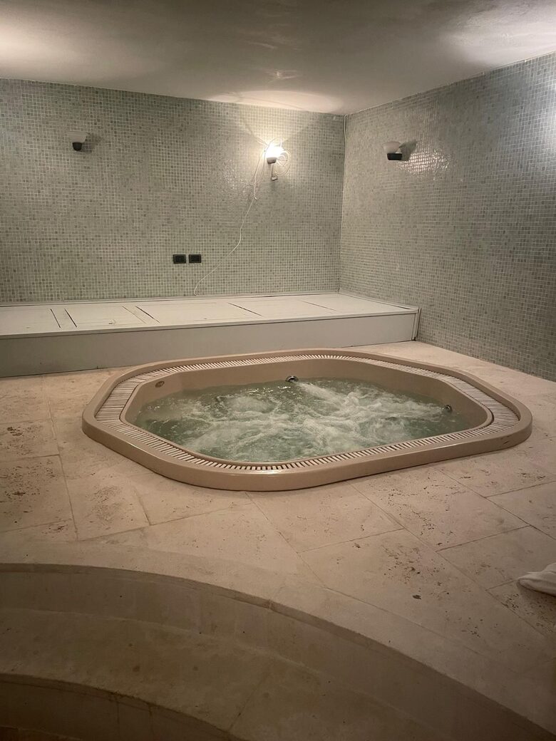 A Refined Umbrian Estate with Vineyards and Olive Groves - Gualdo Cattaneo, Perugia, Italy