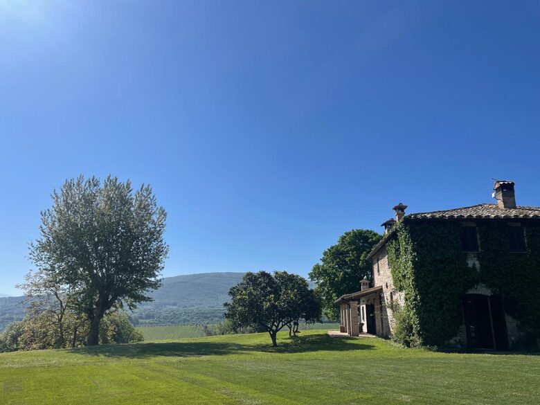 A Refined Umbrian Estate with Vineyards and Olive Groves - Gualdo Cattaneo, Perugia, Italy
