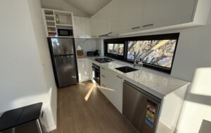 European-Style Chalet in Mount Buller Steps from Main Lift - Mount Buller, Australia