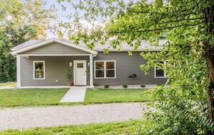 Warm & Welcoming Cottage in the Heart of Horse Country - Simpsonville, Kentucky
