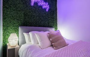 Downtown Haven with Iconic Views - Toronto, Canada