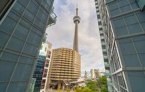Downtown Haven with Iconic Views - Toronto, Canada