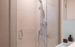 Downtown Haven with Iconic Views - Toronto, Canada