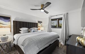 Stylish Scottsdale Retreat with Vibrant Outdoor Oasis - Scottsdale, Arizona