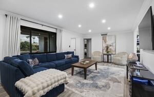 Stylish Scottsdale Retreat with Vibrant Outdoor Oasis - Scottsdale, Arizona