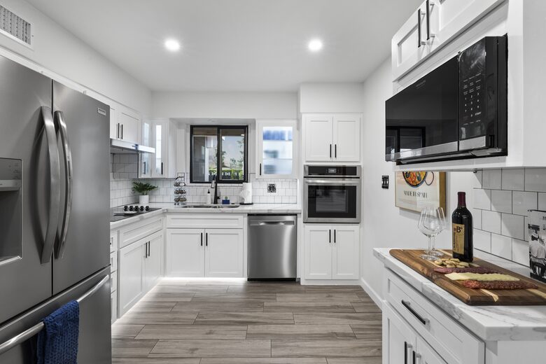 Stylish Scottsdale Retreat with Vibrant Outdoor Oasis - Scottsdale, Arizona