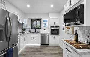 Stylish Scottsdale Retreat with Vibrant Outdoor Oasis - Scottsdale, Arizona