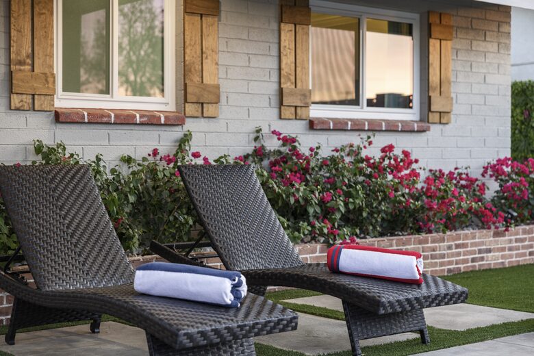 Stylish Scottsdale Retreat with Vibrant Outdoor Oasis - Scottsdale, Arizona