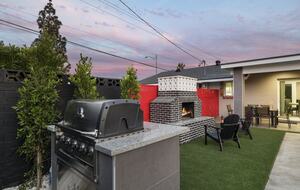 Stylish Scottsdale Retreat with Vibrant Outdoor Oasis - Scottsdale, Arizona