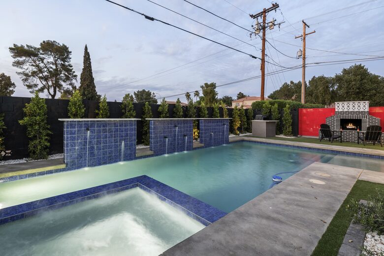 Stylish Scottsdale Retreat with Vibrant Outdoor Oasis - Scottsdale, Arizona