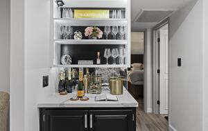 Stylish Scottsdale Retreat with Vibrant Outdoor Oasis - Scottsdale, Arizona