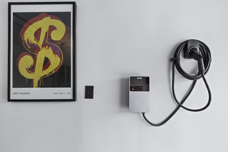 Stylish Scottsdale Retreat with Vibrant Outdoor Oasis - Scottsdale, Arizona