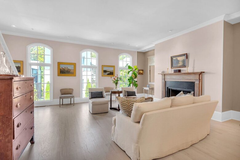 Graceful Retreat in the Heart of Selborne Hamlet - Chattahoochee Hills, Georgia